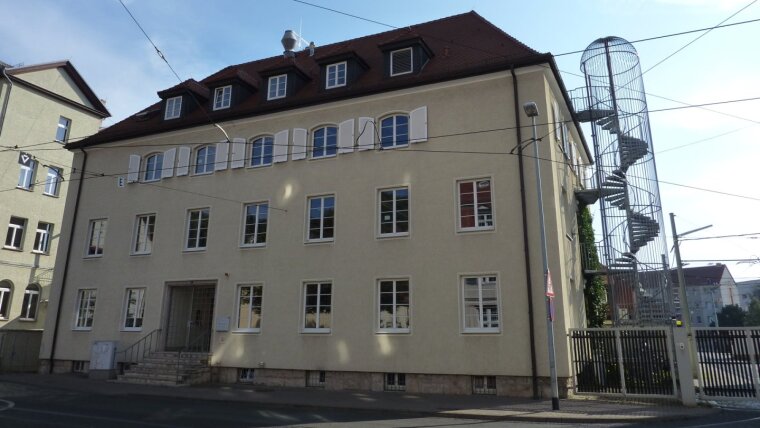 Institutsgebäude Dornburger Str. 24